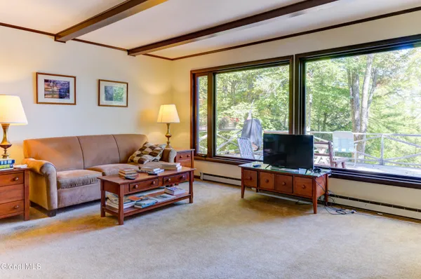 $849,000 | 186 South Shore Road, Lake Pleasant, NY 12108