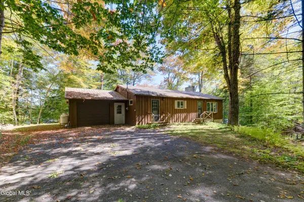 $849,000 | 186 South Shore Road, Lake Pleasant, NY 12108