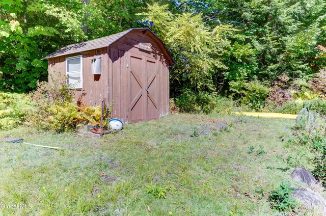 $849,000 | 186 South Shore Road, Lake Pleasant, NY 12108