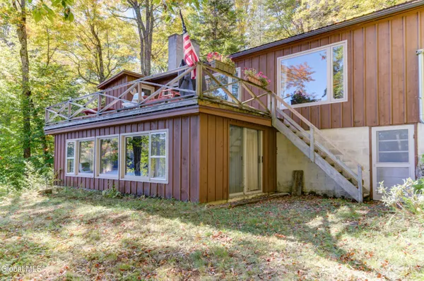 $849,000 | 186 South Shore Road, Lake Pleasant, NY 12108