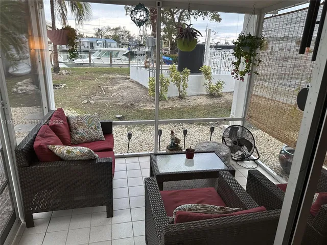 $380,000 | 5301 Ocean Terrace, Unit 1, Marathon, FL 33050