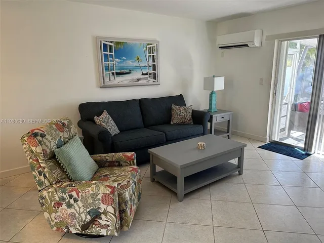 $380,000 | 5301 Ocean Terrace, Unit 1, Marathon, FL 33050