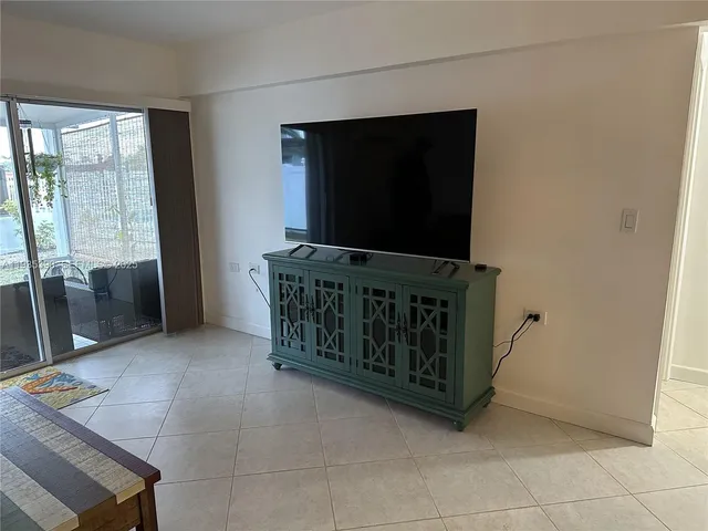 $380,000 | 5301 Ocean Terrace, Unit 1, Marathon, FL 33050