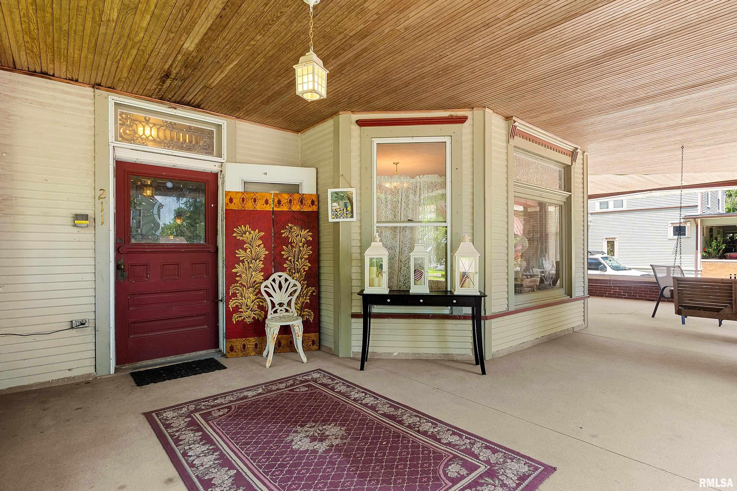 211 West 3rd Street Delavan, IL 61734 - Photo 6 of 61