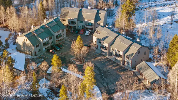 $2,750,000 | 3945 South Lake Creek Drive, Unit C4, Wilson, WY 83014