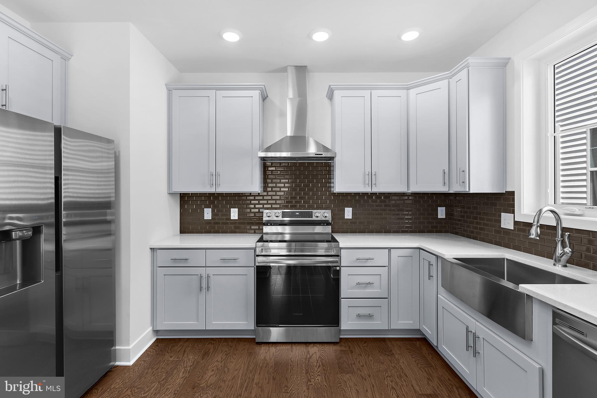 8518 A Jenkins Road Pasadena, MD 21122 - Photo 11 of 23 Kitchen with options shown