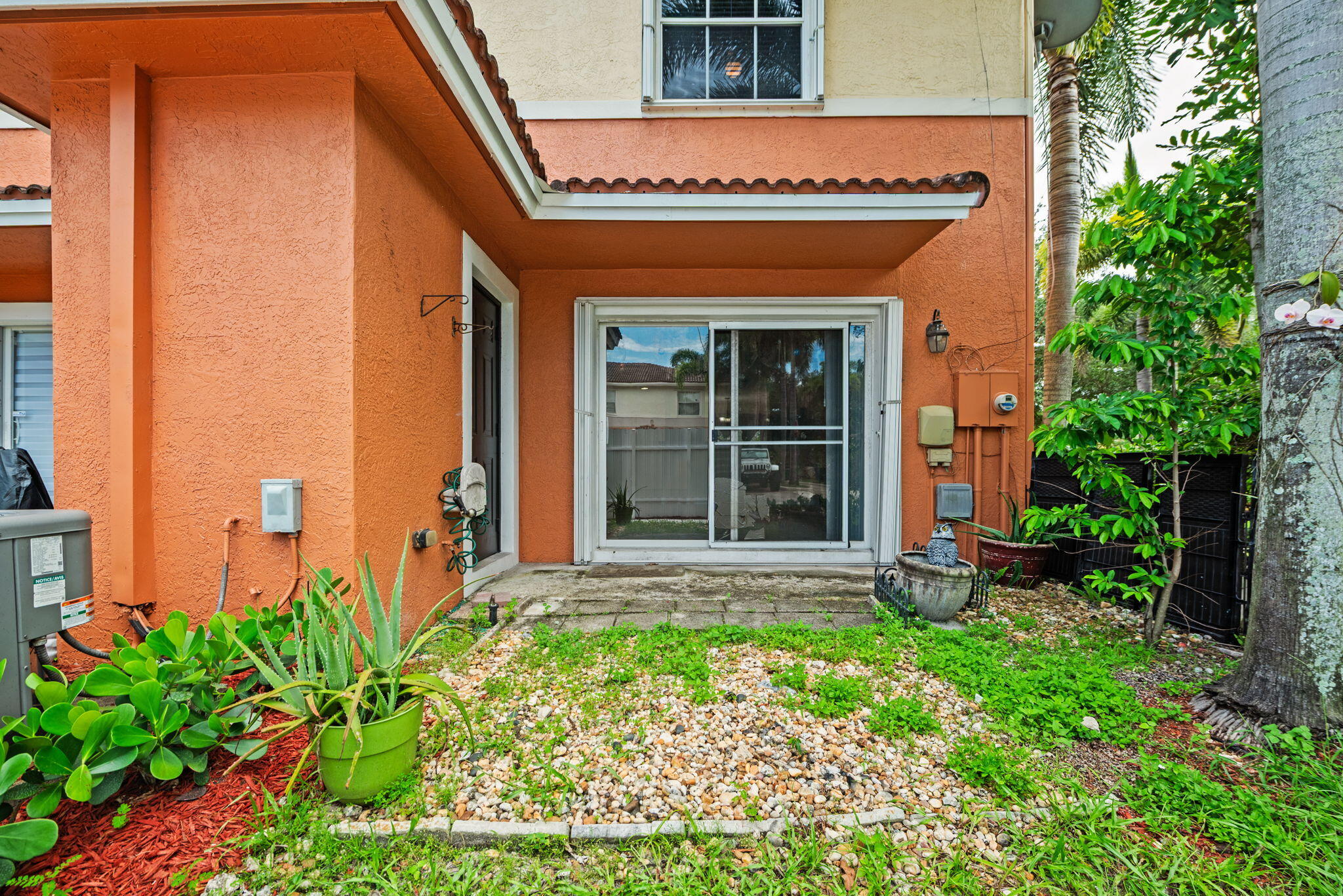 9999 Southwest 26th Court Miramar, FL 33025 - Photo 23 of 29 23-web-or-mls-9999-sw-26th-ct