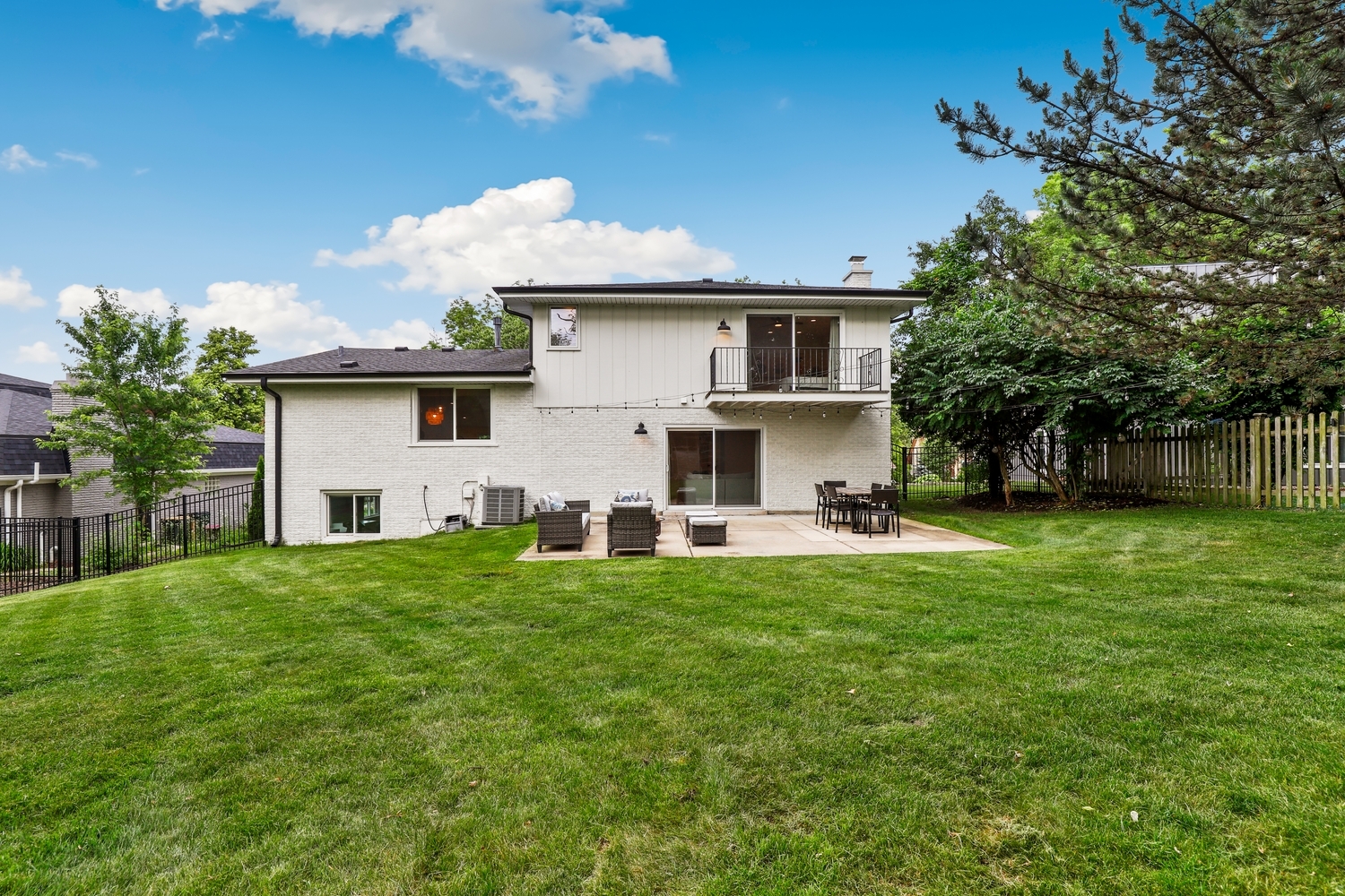 8448 Clynderven Road Burr Ridge, IL 60527 - Photo 24 of 26