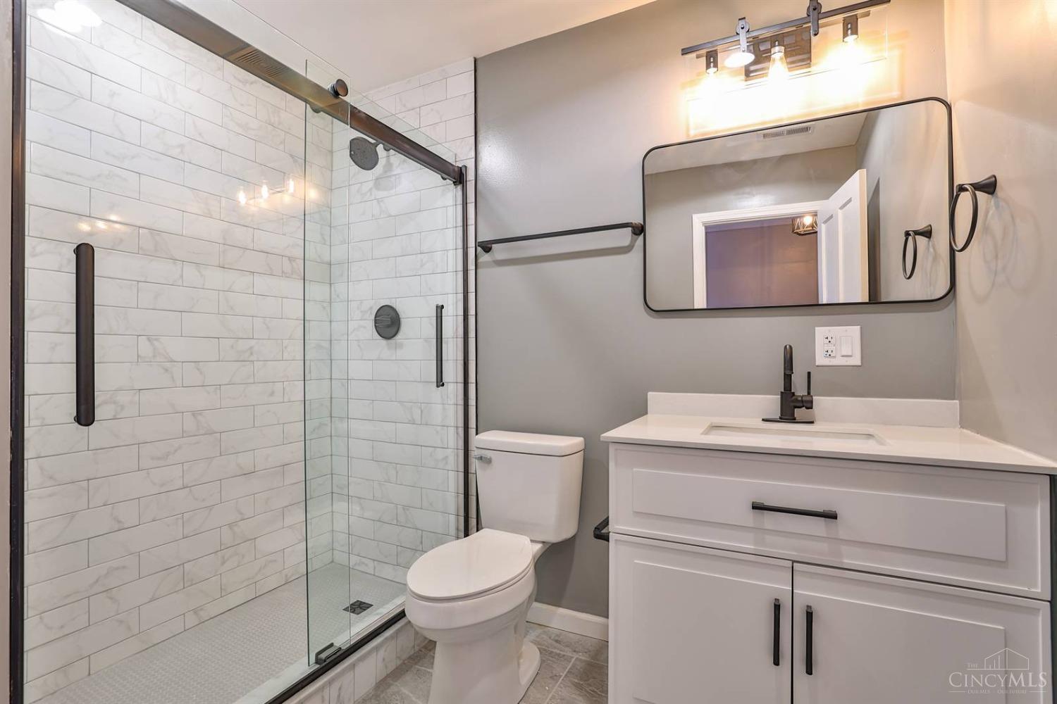 4100 Watterson Street Cincinnati, OH 45227 - Photo 33 of 47