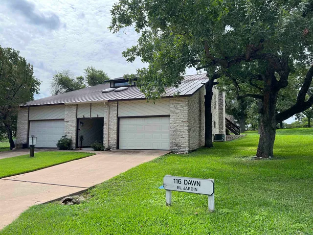 $1,700 | 116 Dawn, Unit B, Horseshoe Bay, TX 78657