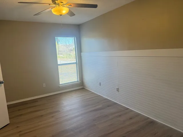 $1,700 | 116 Dawn, Unit B, Horseshoe Bay, TX 78657