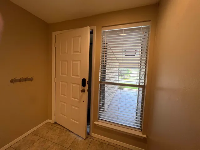 $1,700 | 116 Dawn, Unit B, Horseshoe Bay, TX 78657