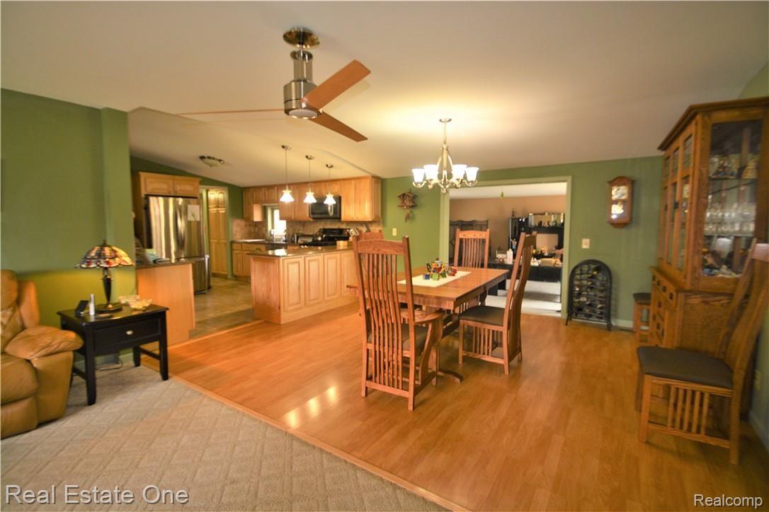 2947 Walsh Drive Rochester, MI 48309 - Photo 3 of 18 DSC_0157 (2).JPG