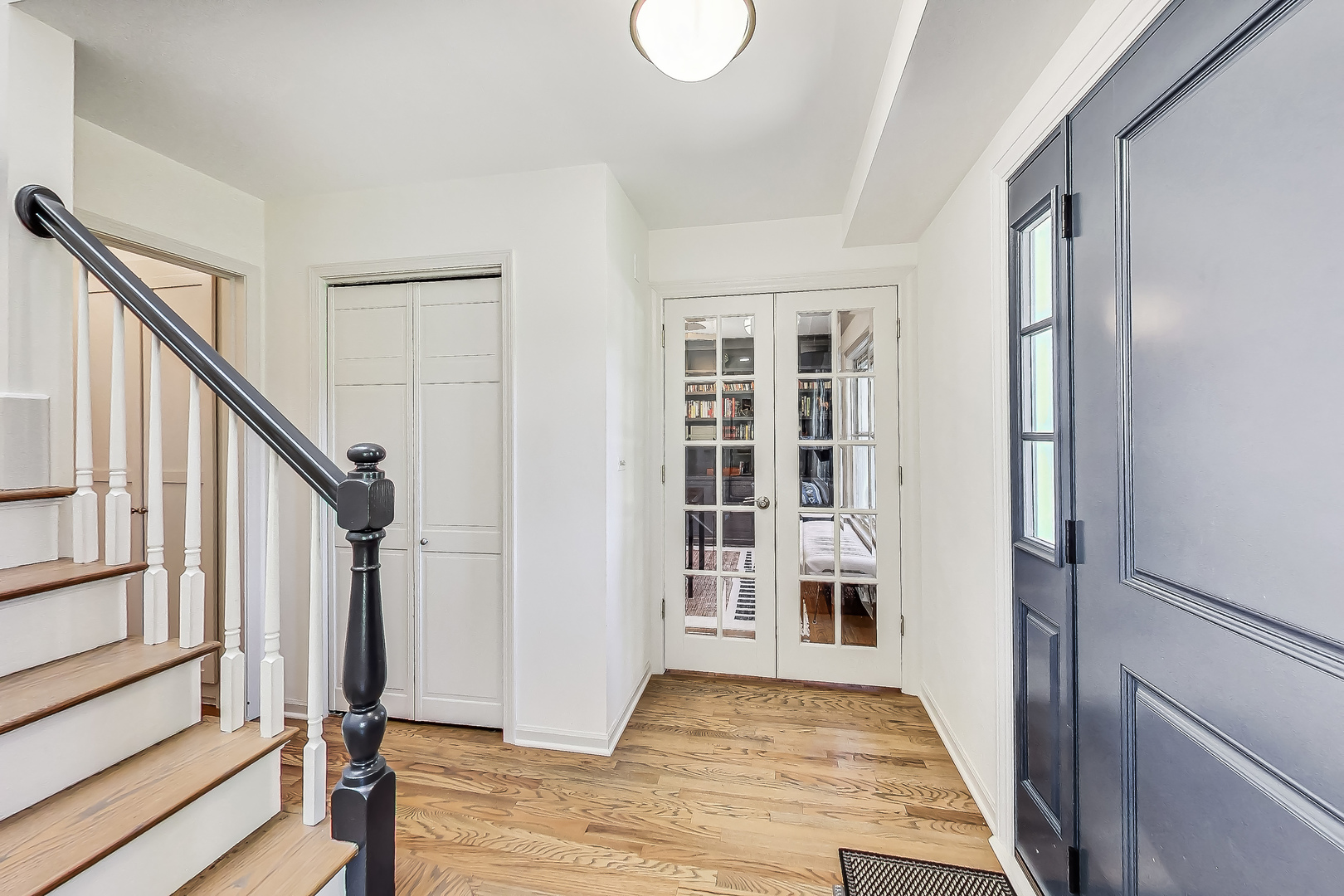 228 North Willow Road Elmhurst, IL 60126 - Photo 5 of 62 Gallery Image 5