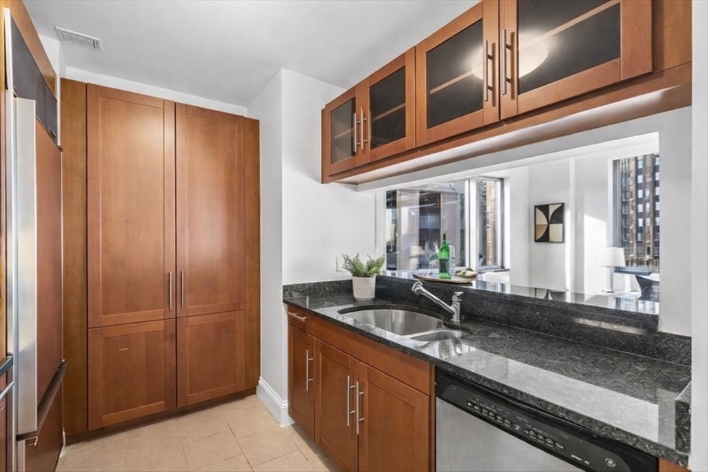 1 Charles Street South, Unit 6A Boston, MA 02116 - Photo 7 of 24