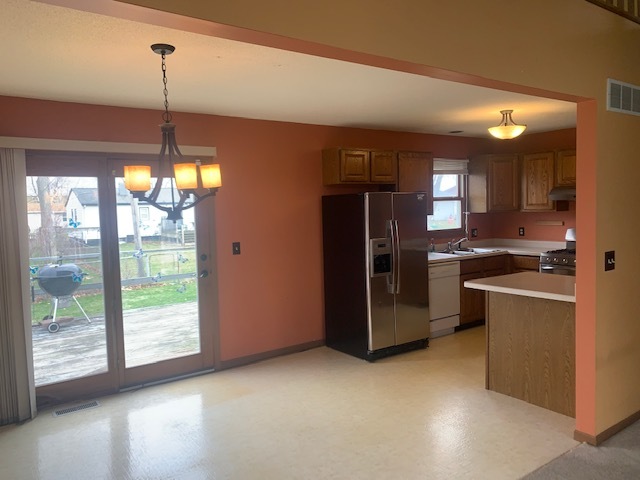 121 Willis Avenue Rochelle, IL 61068 - Photo 6 of 26