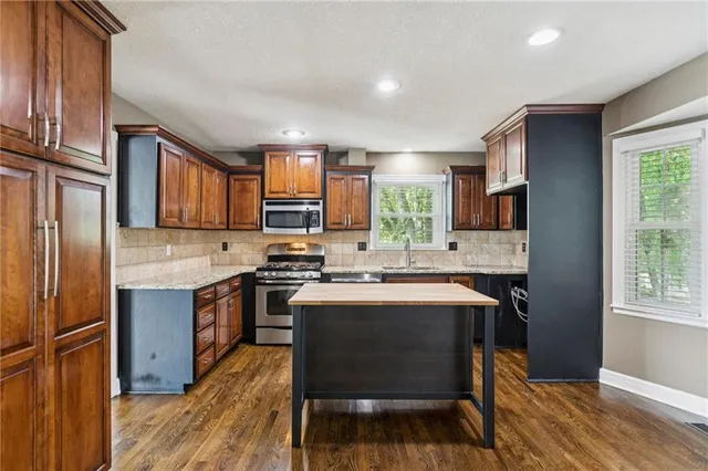 $389,000 | 5408 Northwest 58 Terrace, Kansas City, MO 64151