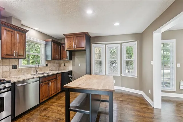 $389,000 | 5408 Northwest 58 Terrace, Kansas City, MO 64151