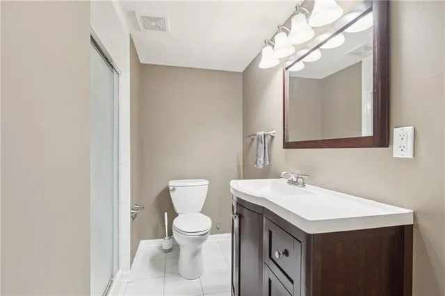 $389,000 | 5408 Northwest 58 Terrace, Kansas City, MO 64151