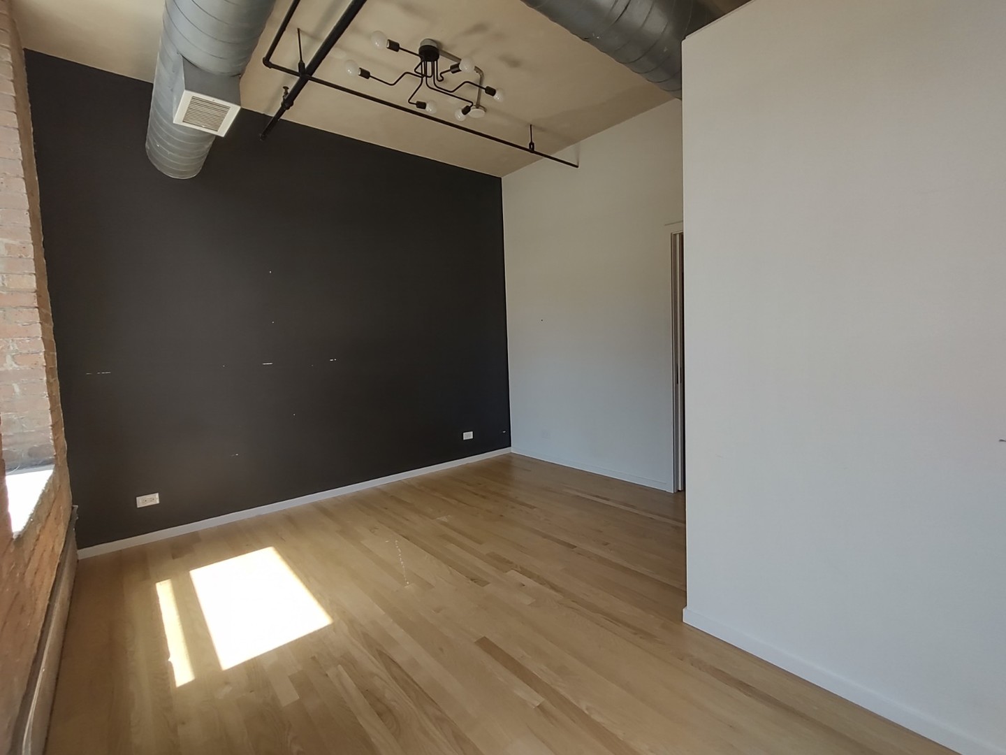 420 South Clinton Street, Unit 302 Chicago, IL 60607 - Photo 10 of 21