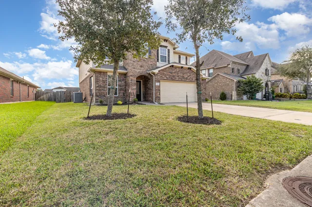 $364,000 | 9915 Sterling Village Drive, Rosharon, TX 77583