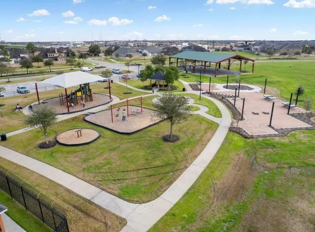 $364,000 | 9915 Sterling Village Drive, Rosharon, TX 77583