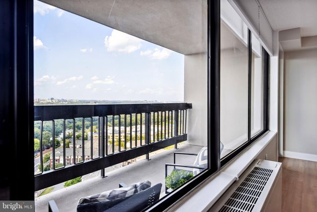 $305,000 | 3701 South George Mason Drive, Unit 2512N, Falls Church, VA 22041