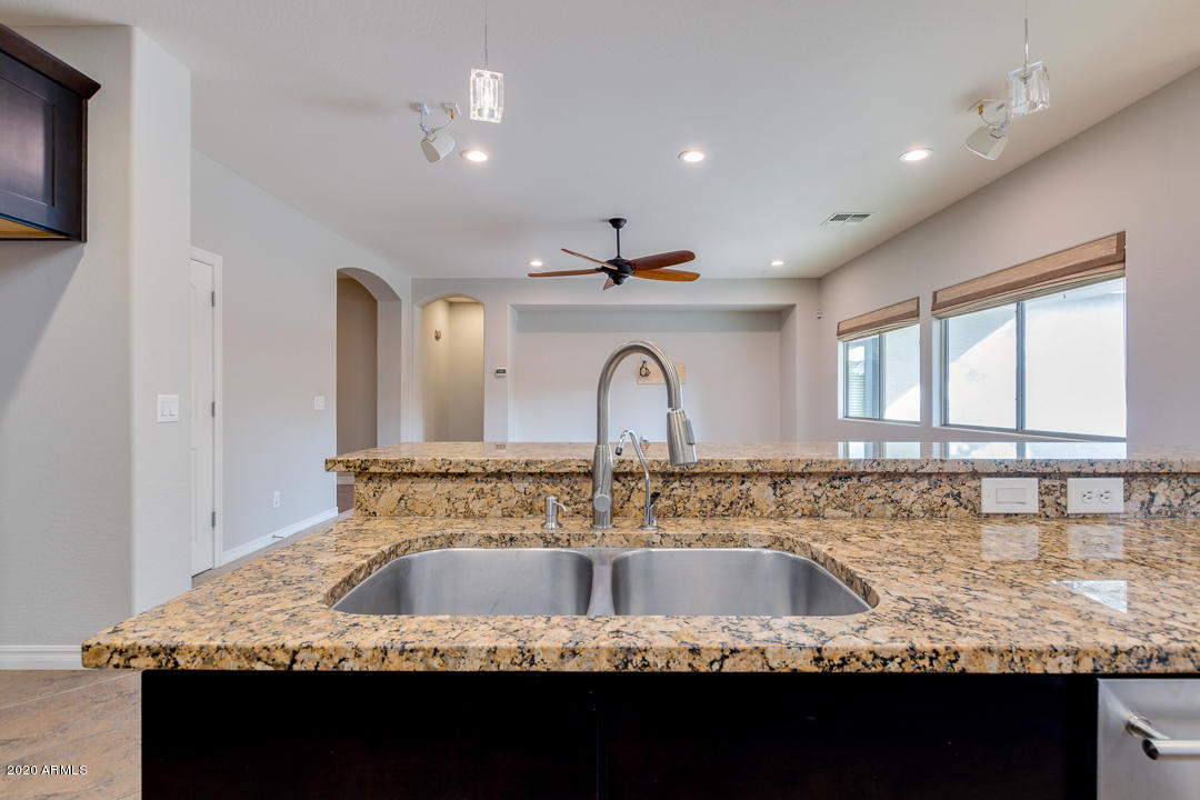 2769 East Rakestraw Lane Gilbert, AZ 85298 - Photo 14 of 38 14-Rakestraw