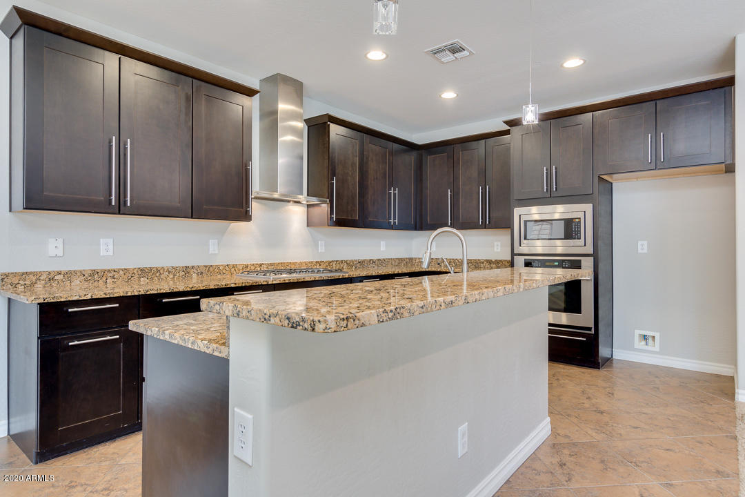 2769 East Rakestraw Lane Gilbert, AZ 85298 - Photo 9 of 38 09-Rakestraw