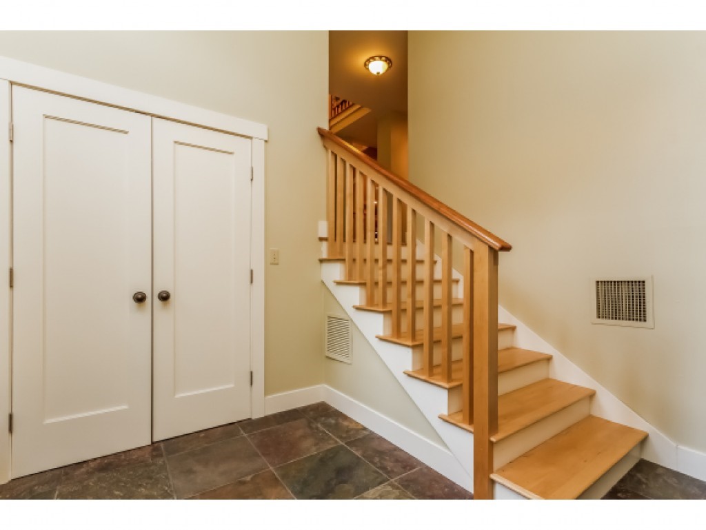 316 Patch Road Henniker, NH 03242 - Photo 8 of 24 Gallery Image 8