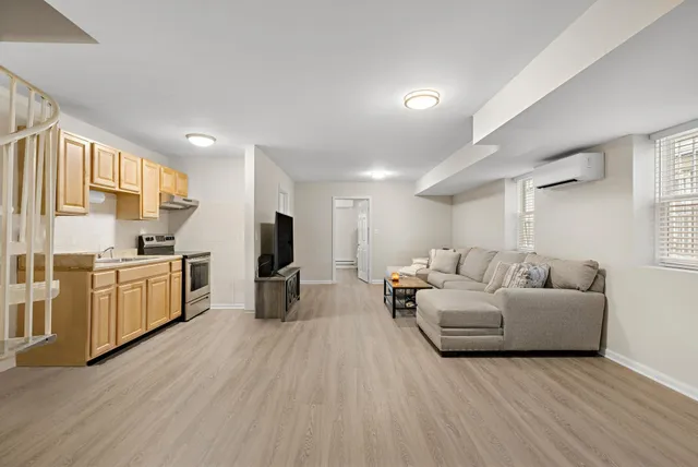 $2,000 | 359 Cator Avenue, Unit 1, Jersey City, NJ 07305