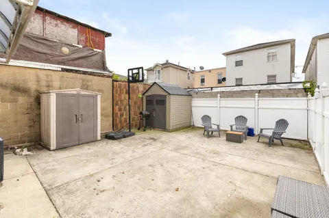 $2,000 | 359 Cator Avenue, Unit 1, Jersey City, NJ 07305