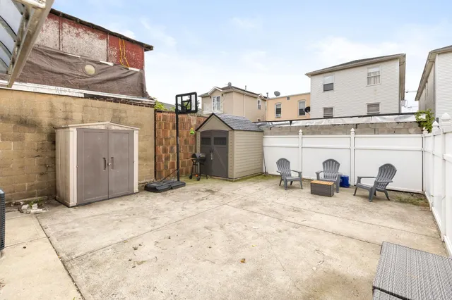 $2,000 | 359 Cator Avenue, Unit 1, Jersey City, NJ 07305