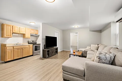 $2,000 | 359 Cator Avenue, Unit 1, Jersey City, NJ 07305