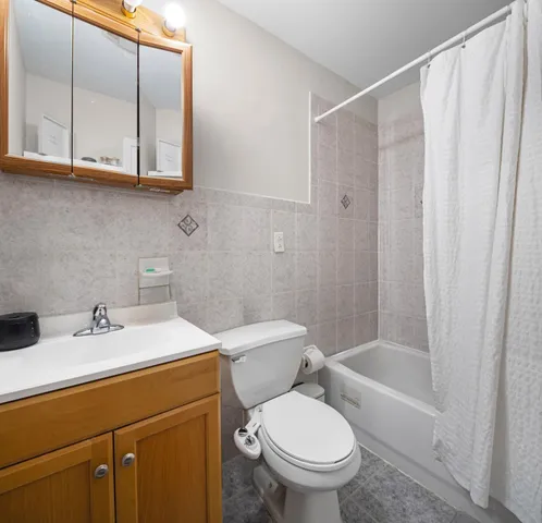 $2,000 | 359 Cator Avenue, Unit 1, Jersey City, NJ 07305