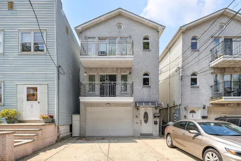 $2,000 | 359 Cator Avenue, Unit 1, Jersey City, NJ 07305