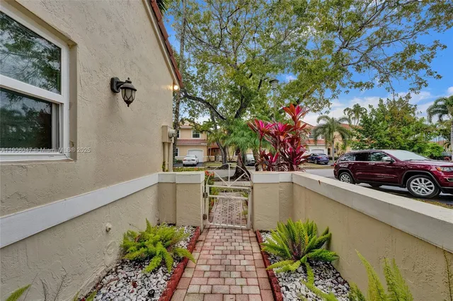 $550,000 | 18060 Southwest 11th Court, Pembroke Pines, FL 33029