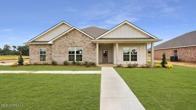 $405,400 | 110 Horseshoe Boulevard, Clinton, MS 39056