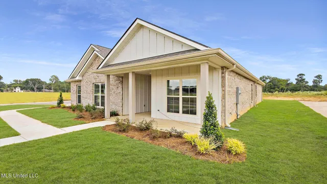 $407,384 | 110 Horseshoe Boulevard, Clinton, MS 39056