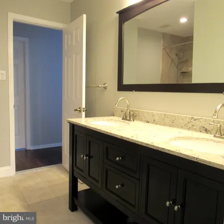 $2,200 | 79 Portsmouth Court, Unit 2249K, Holland, PA 18966