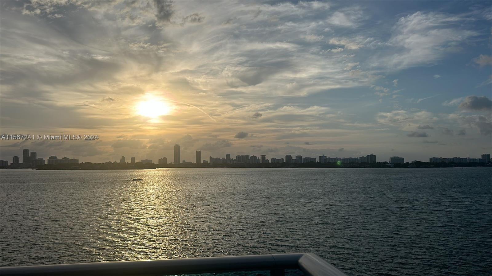 7501 East Treasure Dr Unit 4D