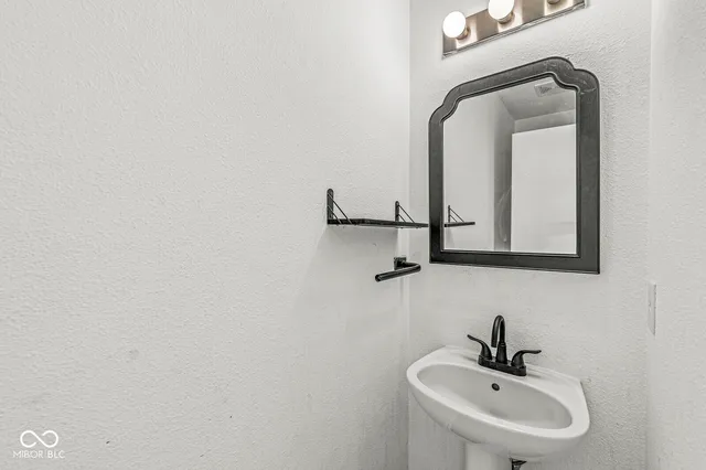 $1,800 | 7928 States Bend Drive, Indianapolis, IN 46239