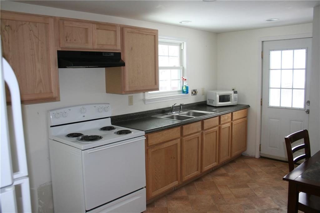 323 Shilling Avenue Farrell, PA 16121 - Photo 4 of 12