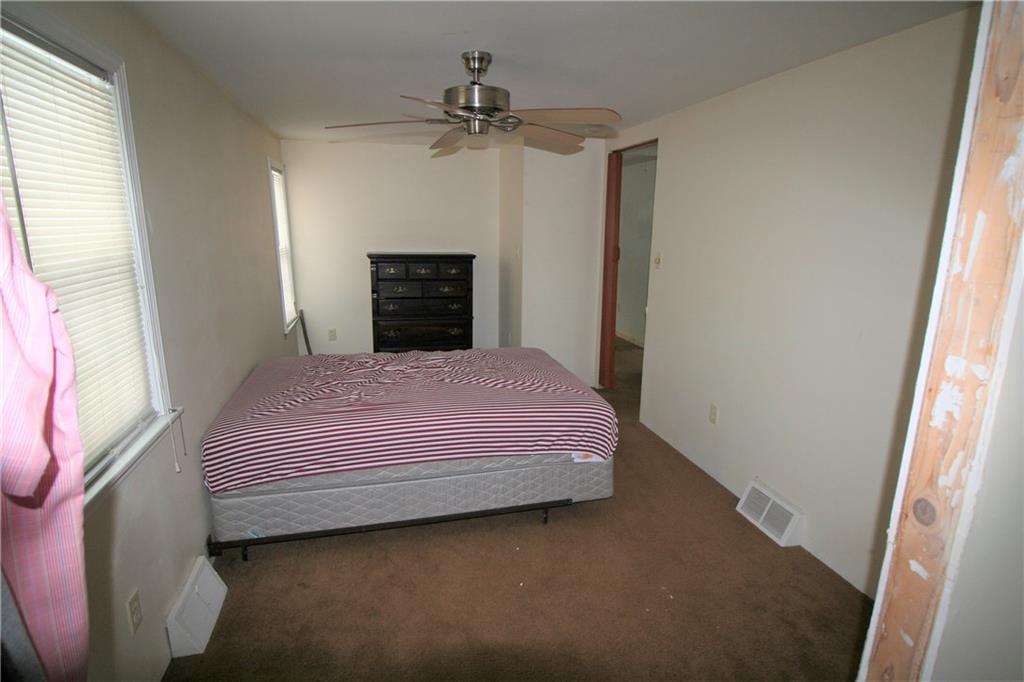 323 Shilling Avenue Farrell, PA 16121 - Photo 6 of 12