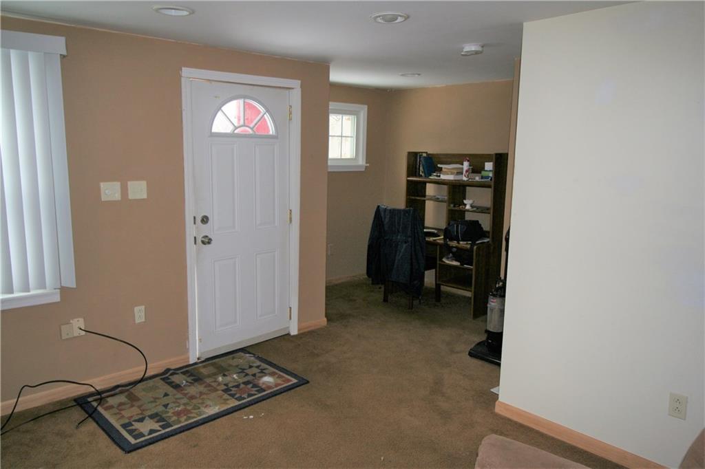 323 Shilling Avenue Farrell, PA 16121 - Photo 8 of 12