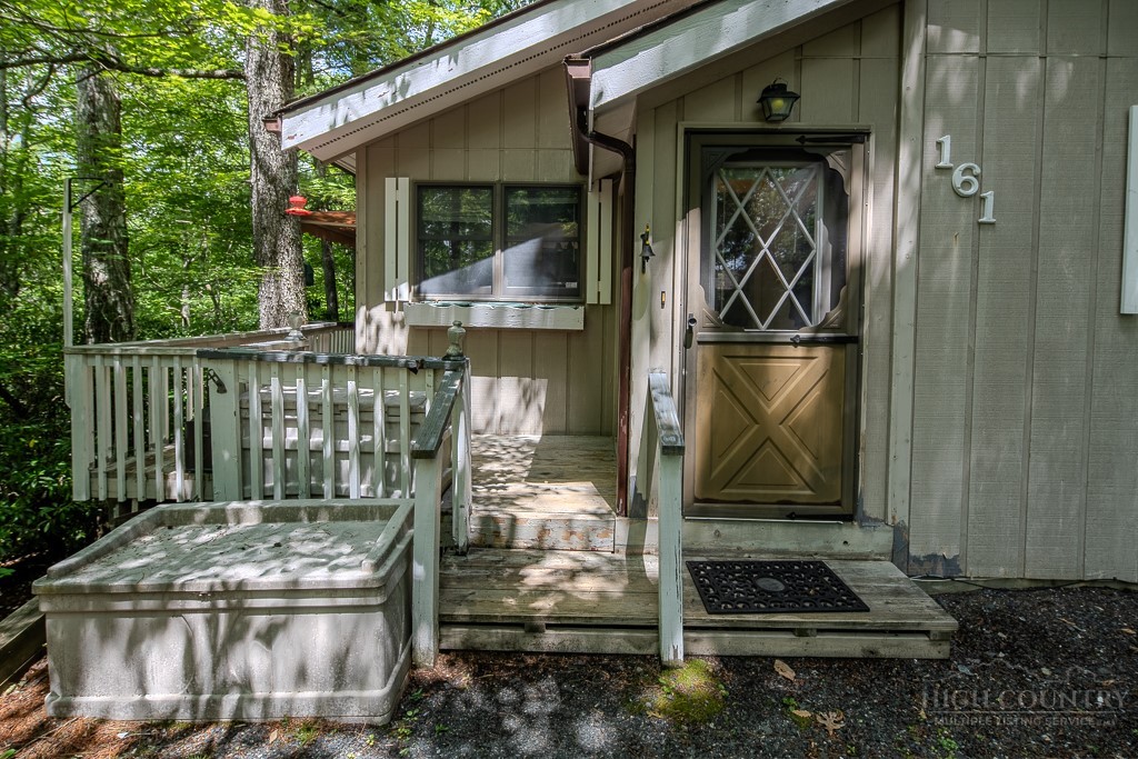 161 Ash Loop Newland, NC 28657 - Photo 5 of 33
