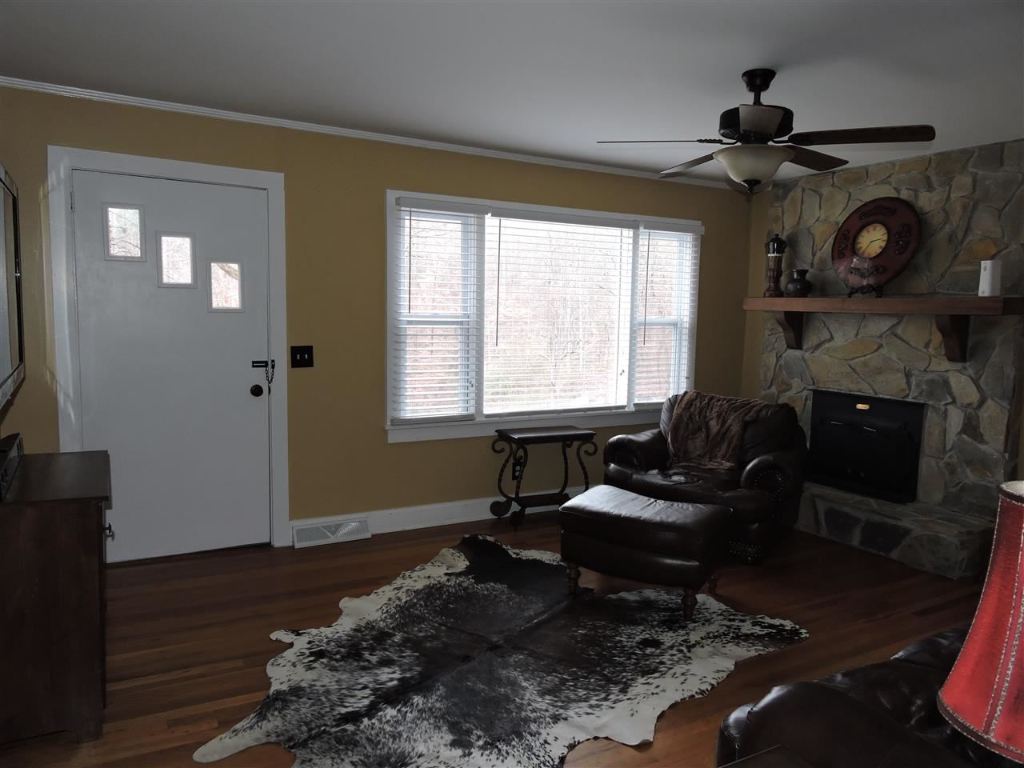 170 Seneca Creek Road Seneca, SC 29678 - Photo 3 of 15 Gallery Image 3