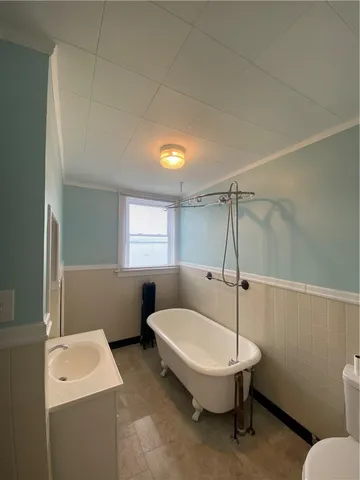 $2,700 | 86 Bluff Avenue, Warwick, RI 02889