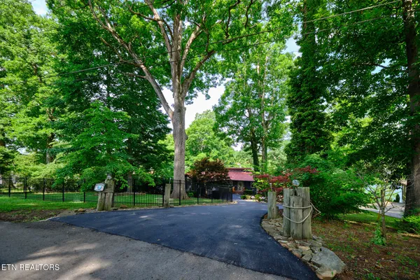 $1,050,000 | 817 Lakewood Drive, Jefferson City, TN 37760