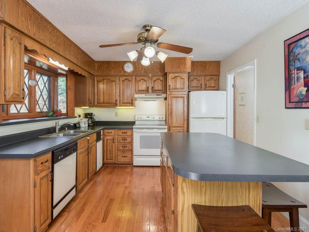 911 Weston Road Arden, NC 28704 - Photo 5 of 24 Gallery Image 5